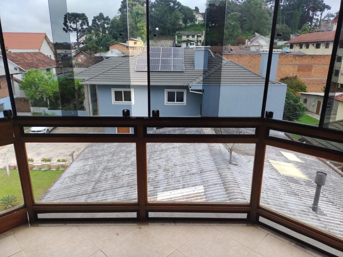 Apartamento Ensolarado No Centro De Gramado Exterior photo